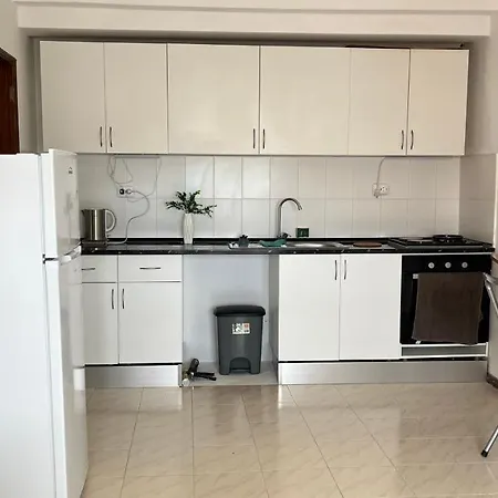 Cozy 2 Bedroom With Patio In *