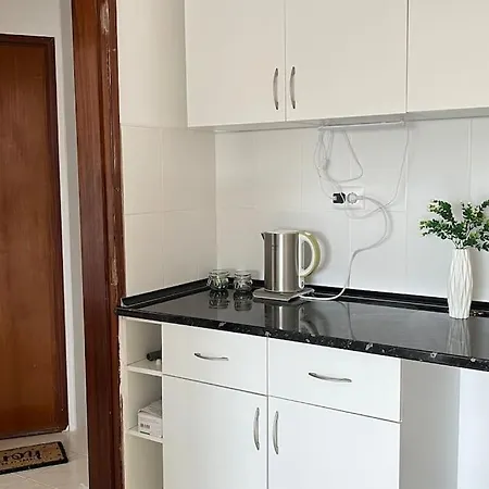 Cozy 2 Bedroom With Patio In