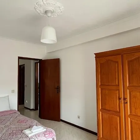 Cozy 2 Bedroom With Patio In